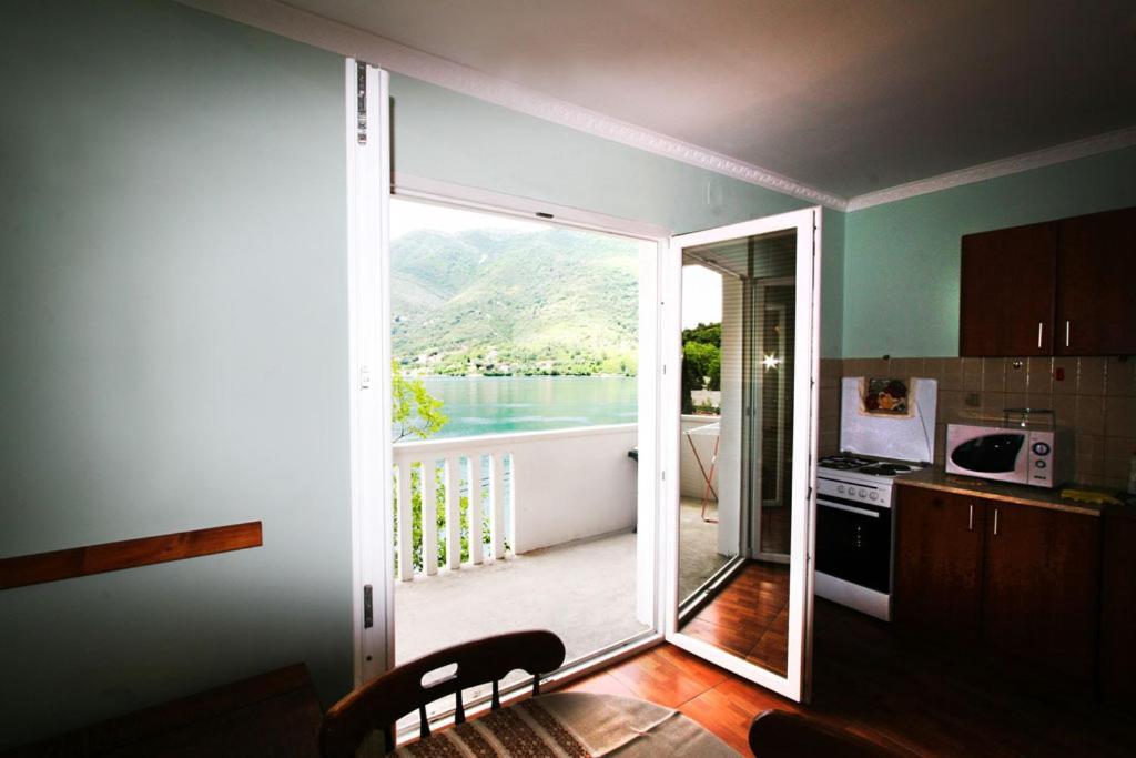 Paunovic Apartments Tivat Room photo