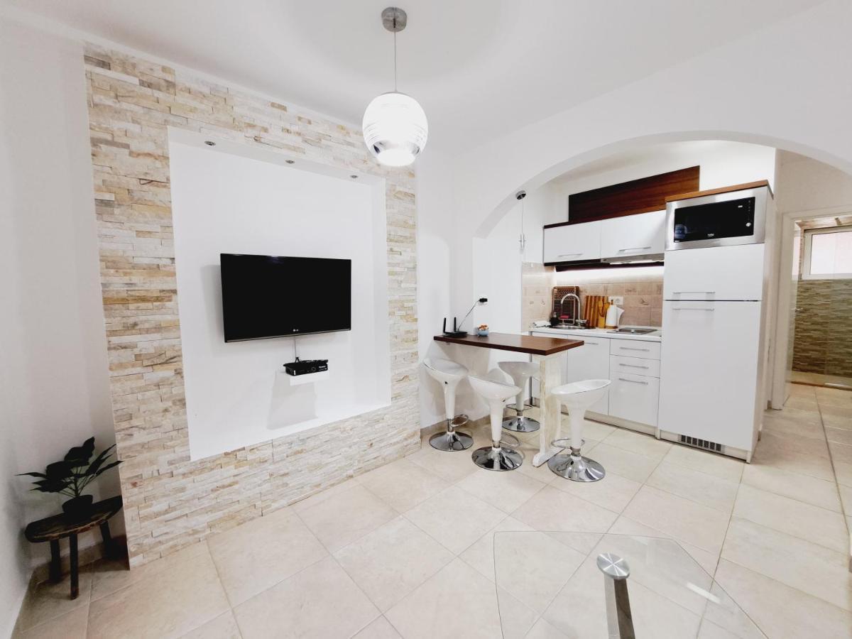 Paunovic Apartments Tivat Exterior photo