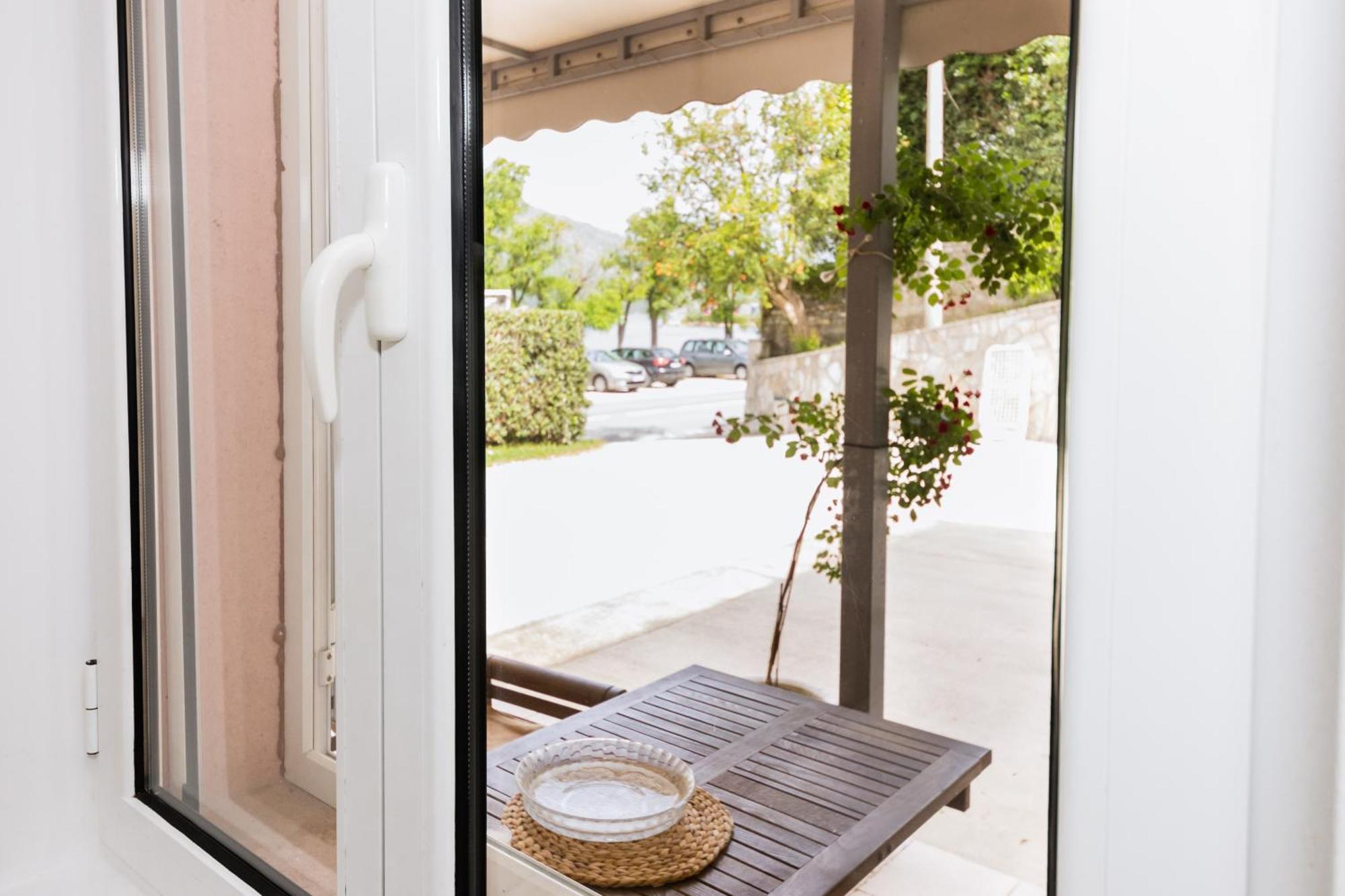 Paunovic Apartments Tivat Exterior photo